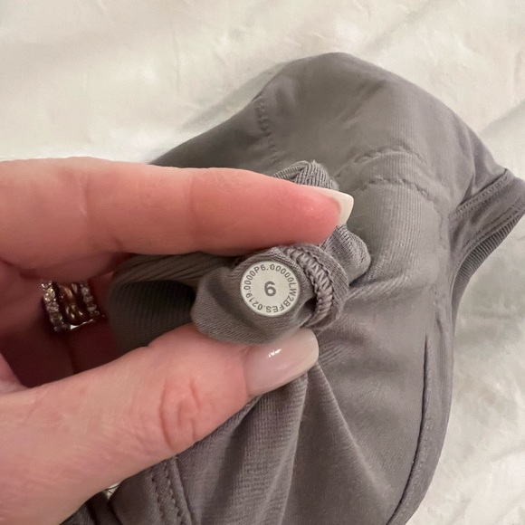 LuluLemon bra size 6 - Picture 3 of 3